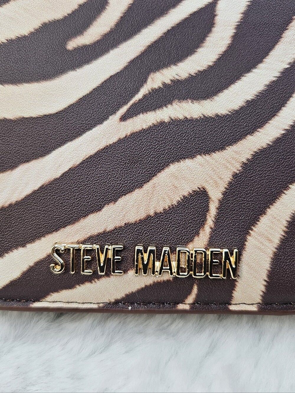 Steve Madden Zebra Print Wallet NWT - Picture 3 of 9
